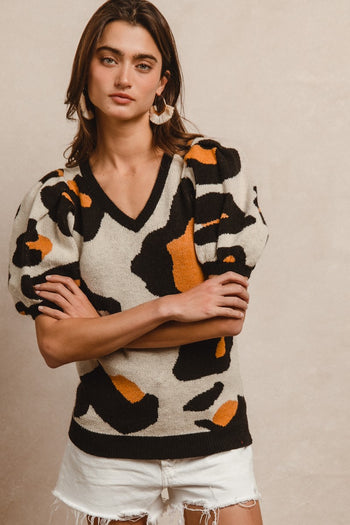BiBi Animal Print Lightweight Knit Sweater in Leopard