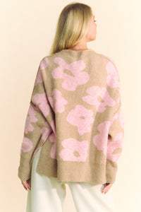 Davi & Dani OVERSIZED Knit Sweater with Floral Print in Beige/Pink