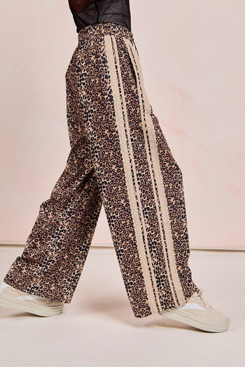 BiBi Leopard Print Track Pants with Contrasting Lace Side Stripes in Leopard/Oatmeal
