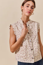 Load image into Gallery viewer, So Me Twill Floral Print Vest in Cream Multi
