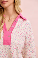 BiBi Floral Print Thermal Faux Button Collar Top in Ivory/Fuchsia
