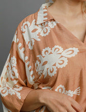 Load image into Gallery viewer, Umgee Oversized Border Print Top in Mocha
