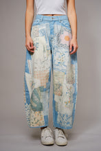 Load image into Gallery viewer, Blue B Patch Print Barrel Leg Jeans in Light Denim

