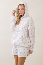 Load image into Gallery viewer, Veveret All-American Quilted Hoodie in White
