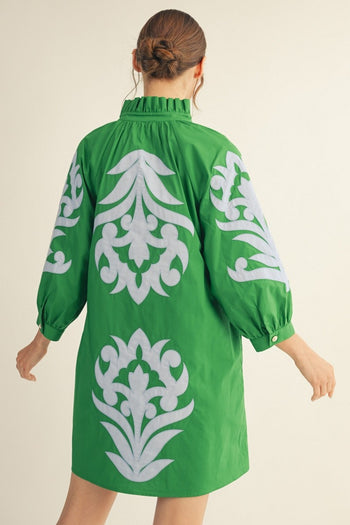 Jodifl Baroque Floral Applique Shift Dress in Kelly Green