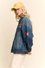 Load image into Gallery viewer, Davi &amp; Dani Western Embroidered Trucker Jacket in Denim Blue
