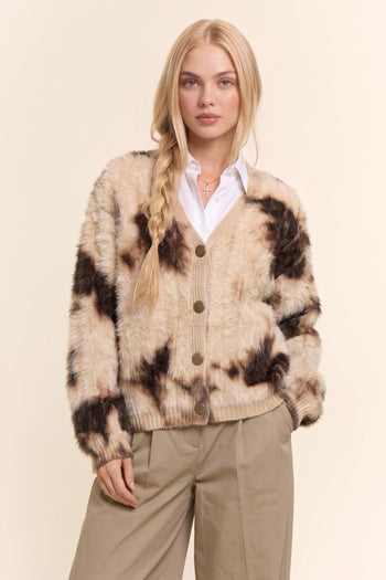 Davi & Dani Fuzzy Leopard Print Cardigan in Cream Brown