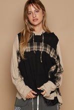 Load image into Gallery viewer, POL OVERSIZED Cotton and Plaid Hooded Top in Black
