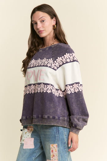 J.nna Mineral Washed Lace Trimmed Positive Lettering Front Sweatshirt in Navy