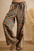 BiBi Washed Floral Denim Side Lace Trim Pants in Washed Denim