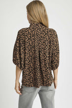 Load image into Gallery viewer, Umgee Leopard Jacquard Top in Latte
