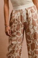 BiBi Floral Print Woven Pants in Toast