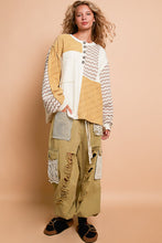 Load image into Gallery viewer, POL OVERSIZED Ribbed Knit and Quilted Top in Cream Multi
