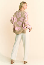 Load image into Gallery viewer, Davi &amp; Dani OVERSIZED Knit Sweater with Floral Print in Beige/Pink
