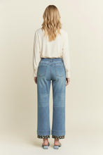 Load image into Gallery viewer, J.nna Hight Waist Floral Print Contrast Denim Jeans in Medium Blue
