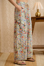 Load image into Gallery viewer, BiBi Floral Wide Leg Pull On Pants With Cargo Pockets in Floral Denim
