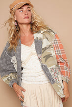 Load image into Gallery viewer, POL OVERSIZED Twill Jacket with Camo Print in Black Multi
