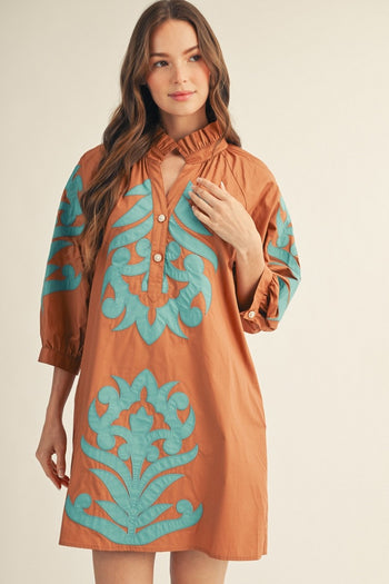 Jodifl Baroque Floral Applique Shift Dress in Toffee/Turquoise