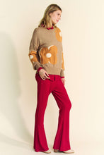 Load image into Gallery viewer, Davi &amp; Dani Large Flower Print Sweater in Beige Orange
