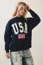 Load image into Gallery viewer, Veveret USA Patched Sweatshirt in Navy
