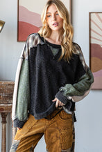 Load image into Gallery viewer, Oli &amp; Hali OVERSIZED Plaid Mix Top in Black
