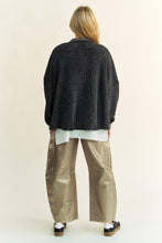 Load image into Gallery viewer, Davi &amp; Dani Mixed Waffle Knit and Slub Knit Top in Black
