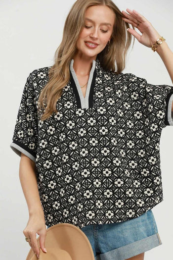 Umgee Jacquard Floral Textured Contrast Trim Pullover Top in Black