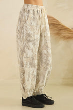Load image into Gallery viewer, Veveret Printed French Terry Knit Joggers in Camo B
