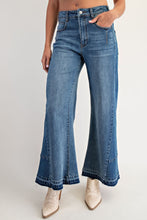 Load image into Gallery viewer, ee:some Frayed Pocket Boot Cut Jeans in Denim
