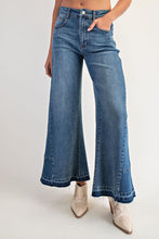 Load image into Gallery viewer, ee:some Frayed Pocket Boot Cut Jeans in Denim
