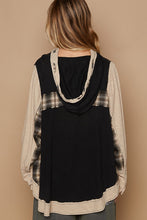 Load image into Gallery viewer, POL OVERSIZED Cotton and Plaid Hooded Top in Black
