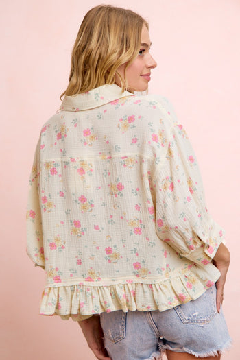 BiBi Floral Crinkle Quarter Sleeve Ruffle Hem Top in Floral