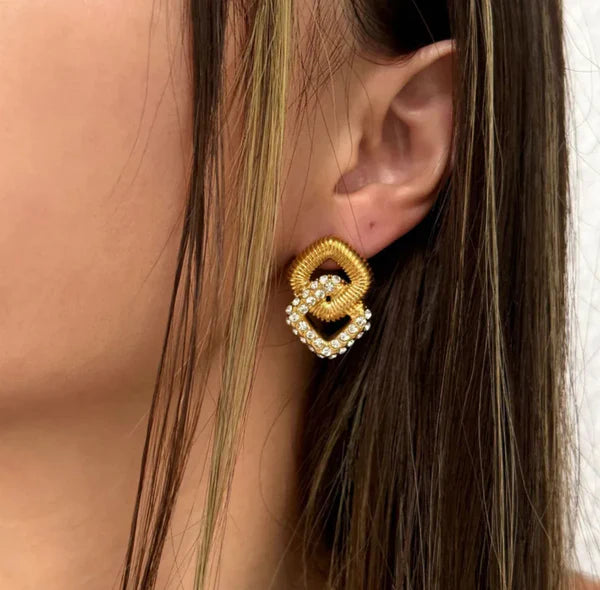 Elizabeth Earrings in Gold