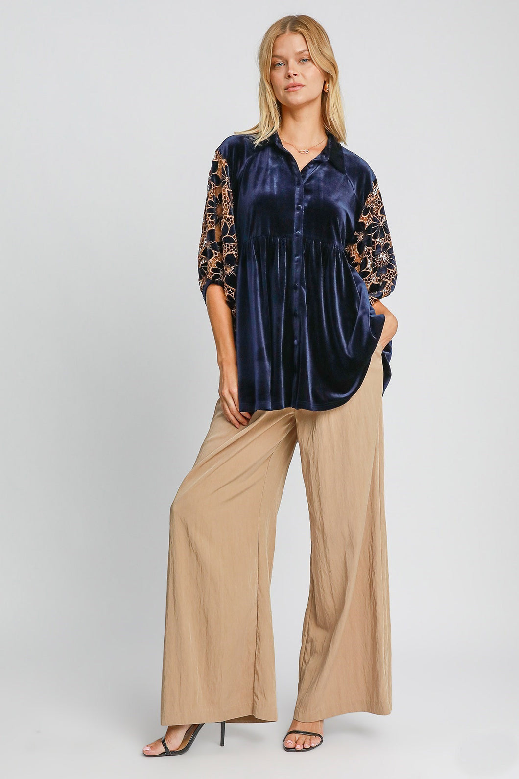 Umgee Velvet Lace Sleeve Tunic Top in Navy