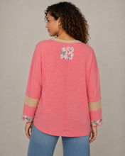 Load image into Gallery viewer, Easel Daisy Print Patch Washed Cotton Boxy Top in Candy Coral
