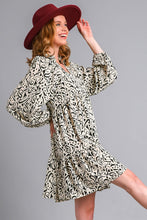 Load image into Gallery viewer, Umgee Two Toned Printed Mini Dress in Cream Mix Dresses Umgee   
