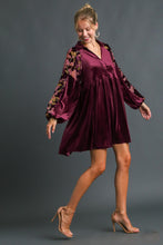Load image into Gallery viewer, Umgee Velvet Burnout Contrast Babydoll Dress in Wine Dresses Umgee   
