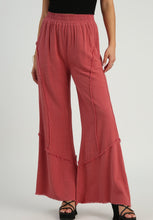 Load image into Gallery viewer, Umgee Linen Blend Wide Leg Pants with Frayed Details in Rose Clay
