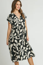 Load image into Gallery viewer, Umgee Two Tone Print Crinkle Midi Dress in Black ON ORDER Dresses Umgee   
