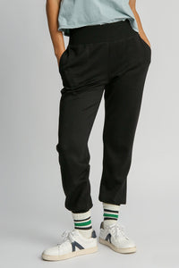 Umgee Luxe Knit Solid Color Joggers in Black