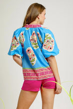 Load image into Gallery viewer, Umgee Floral Print Top with Contrasting Print Trim in Blue
