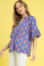 Load image into Gallery viewer, Umgee Exclusive Floral Print Top in Periwinkle Mix
