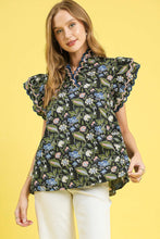 Load image into Gallery viewer, Umgee Scalloped Edge Detail Floral Print Top in Black
