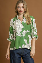 Load image into Gallery viewer, Umgee Bold Peony Floral Print Top in Green
