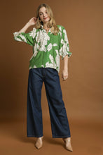 Load image into Gallery viewer, Umgee Bold Peony Floral Print Top in Green
