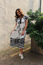 Load image into Gallery viewer, Umgee Two Toned Striped and Tropical Floral Print Midi Dress in Black
