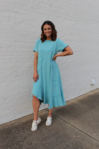 Easel Solid Color Knit Maxi Dress with Daisy Patches in Aqua Blue S Easel Solid Color Knit Maxi Dress with Daisy Patches in Aqua Blue S