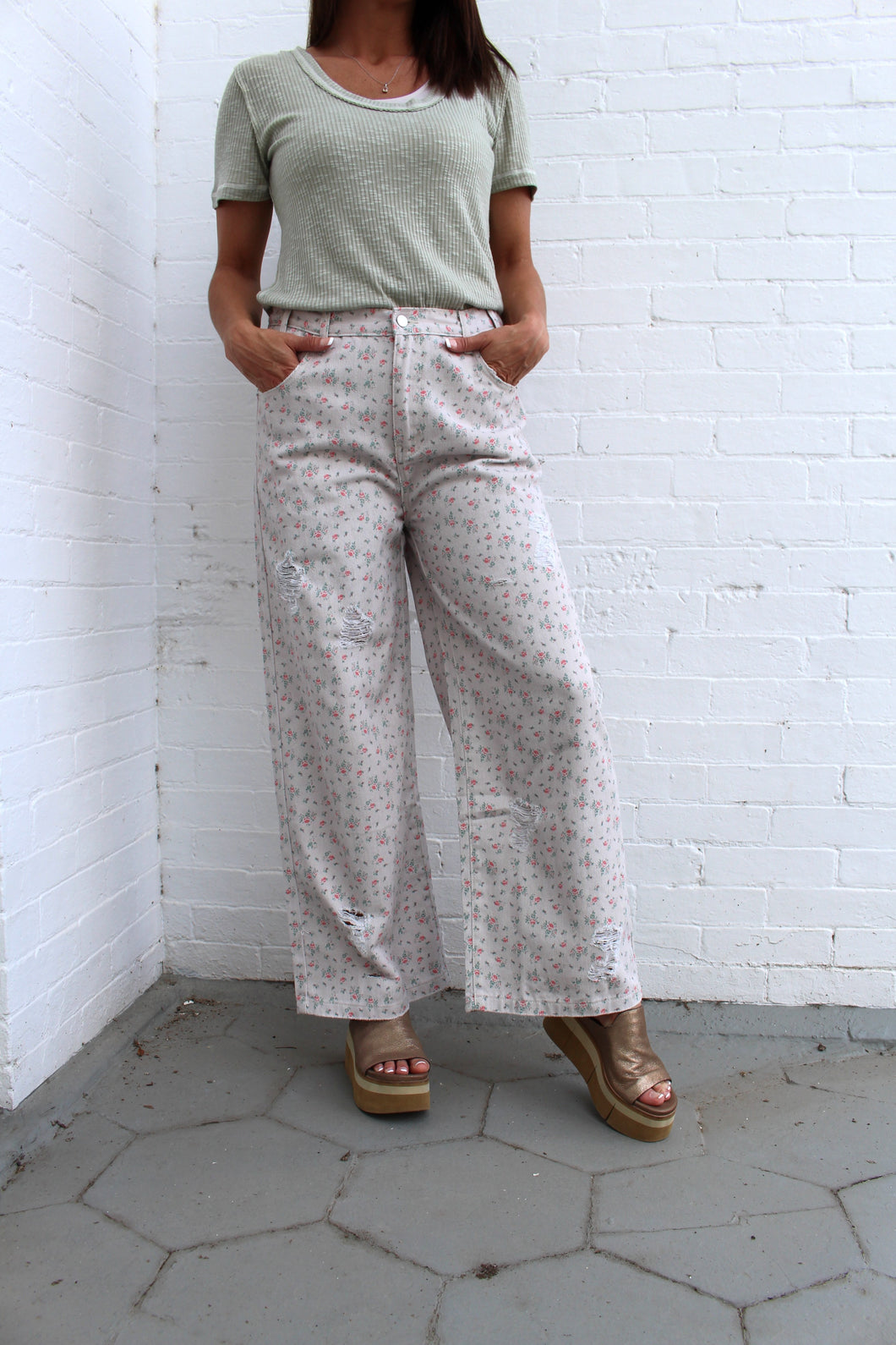 POL Twill Pants in Taupe Pink Floral