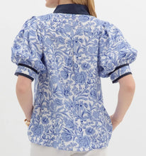 Load image into Gallery viewer, Entro Floral Print Top with Contrasting Accents in Blue
