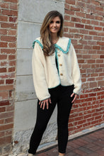 Load image into Gallery viewer, Things Between Thea Jacket in Green
